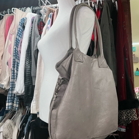 grey shoulder bag - Picture 2 of 4